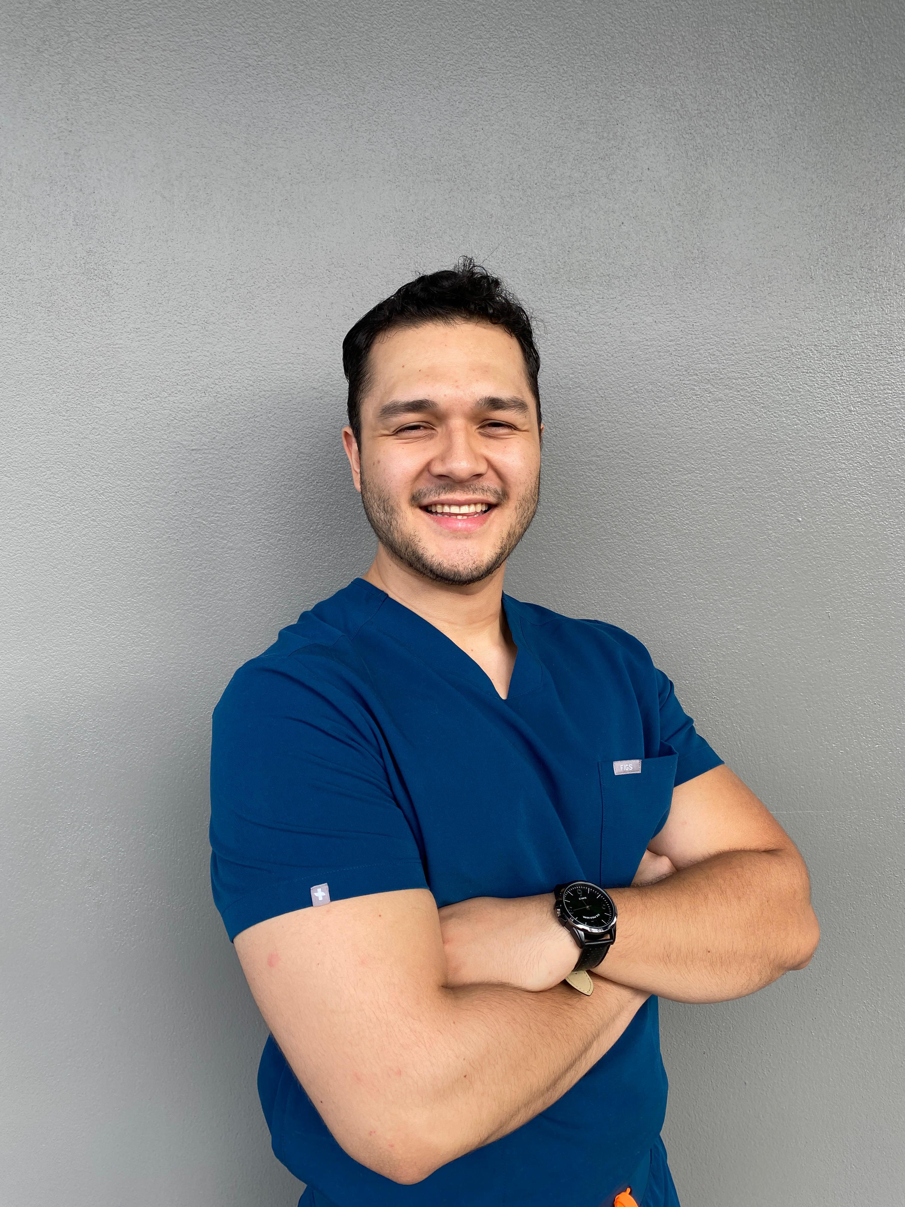 Licenciado Aaron Villalobos, fisioterapeuta de VM Health